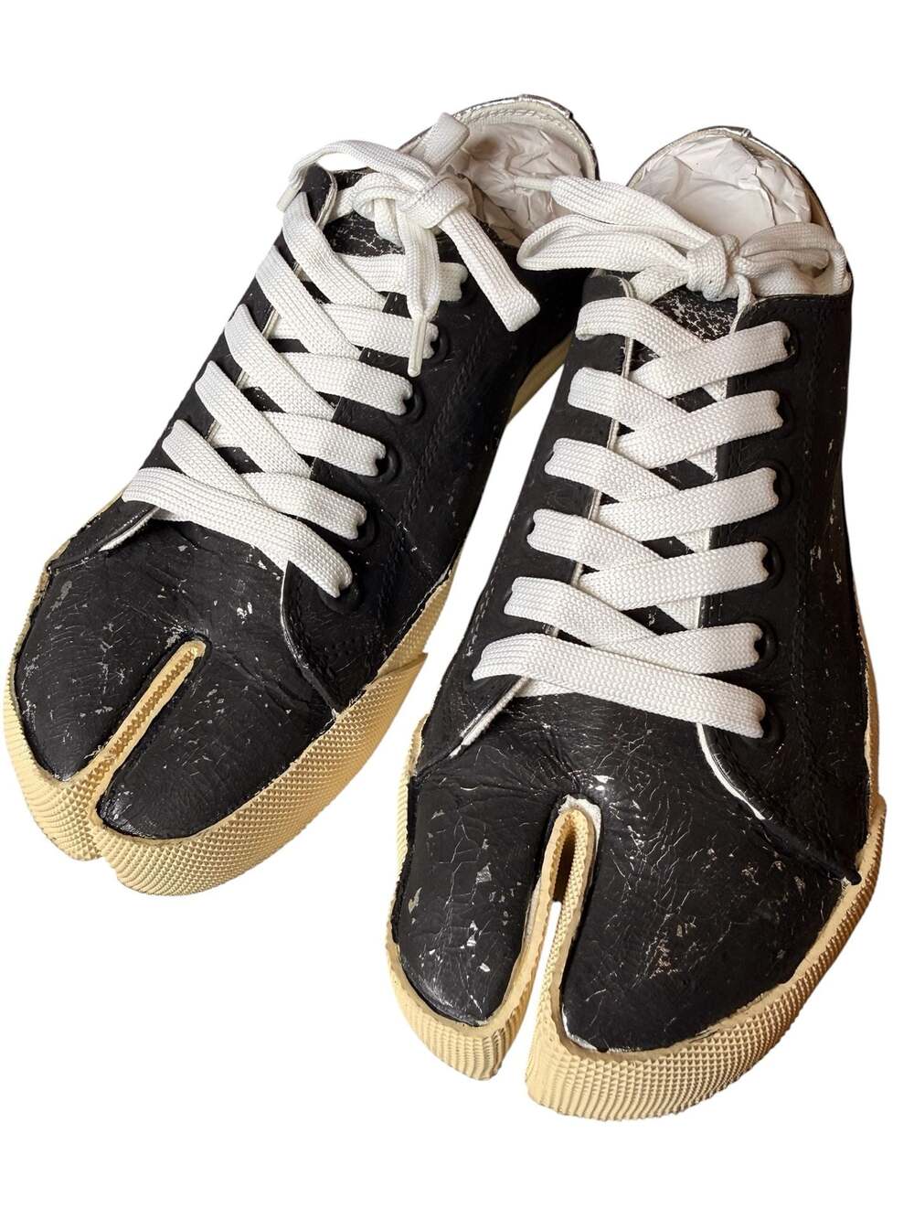 Maison Margiela Cracked Paint Tabi Low Top Sneakers S58WS0110